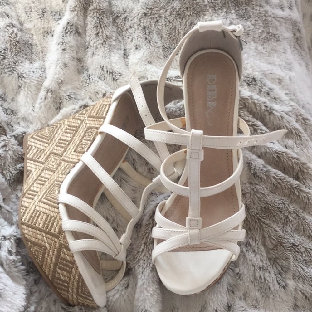 Diba Girl Wedges- white Brand New.